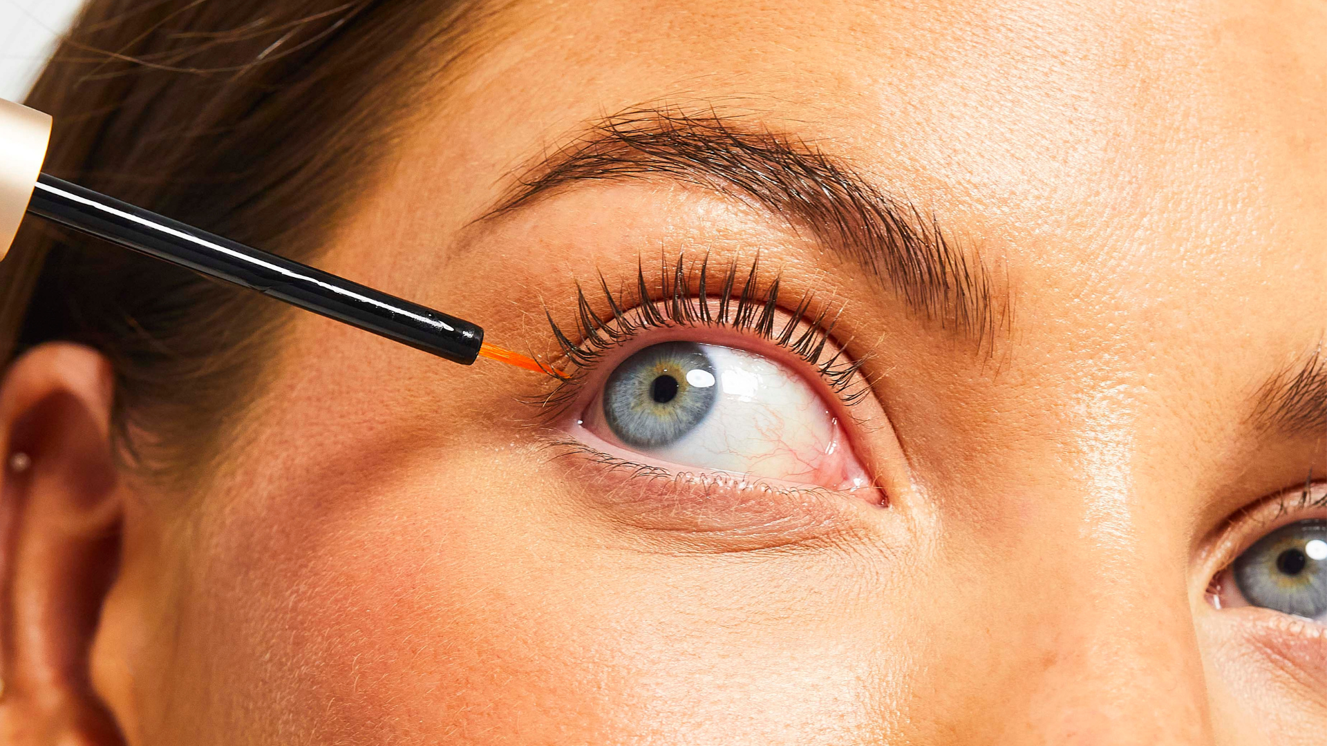 How To Grow Longer Lashes