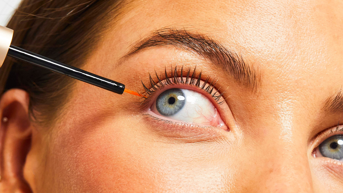 How To Grow Longer Lashes