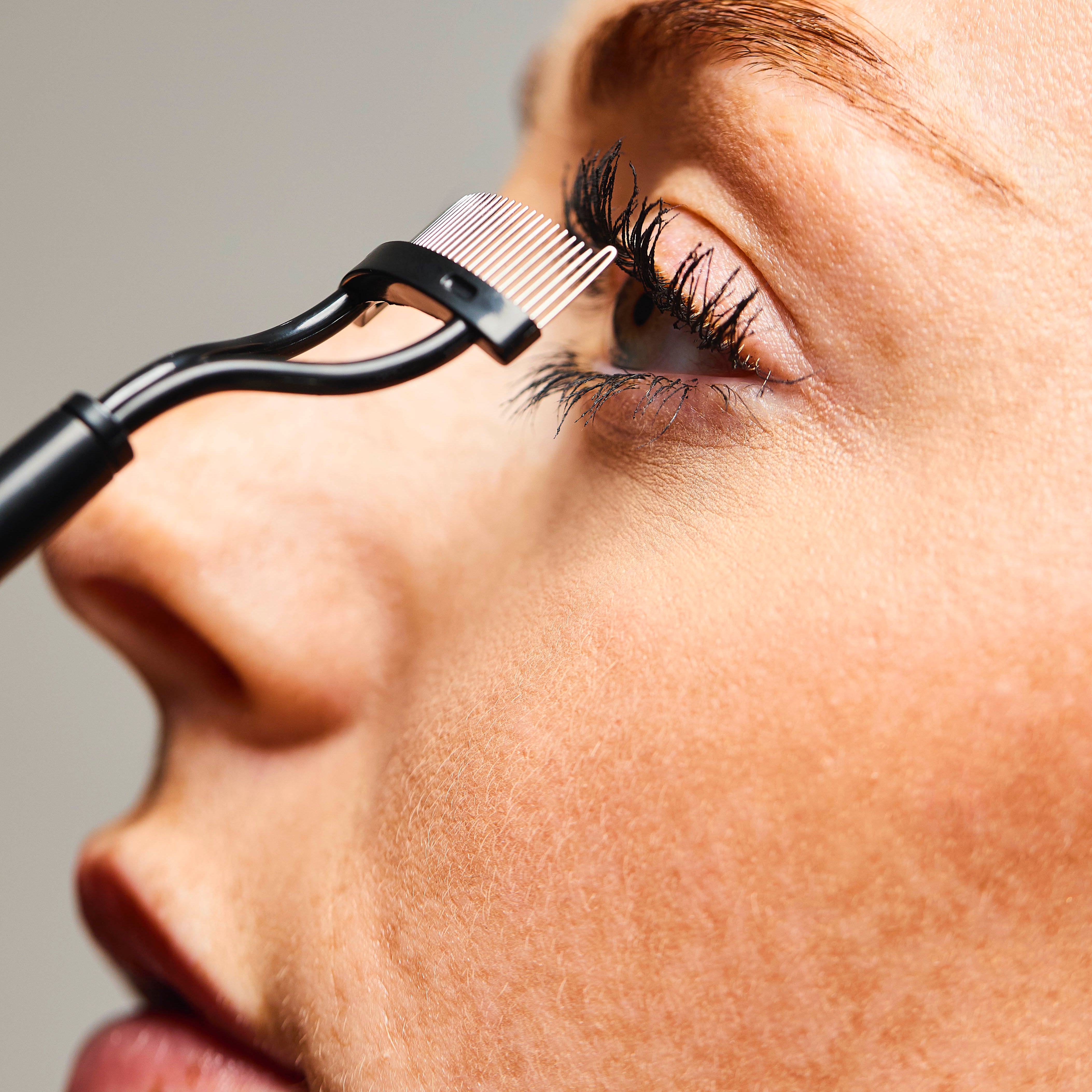 Lash Definer